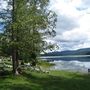 Holiday park Acres Lakeside Salt Spring Island, Ganges